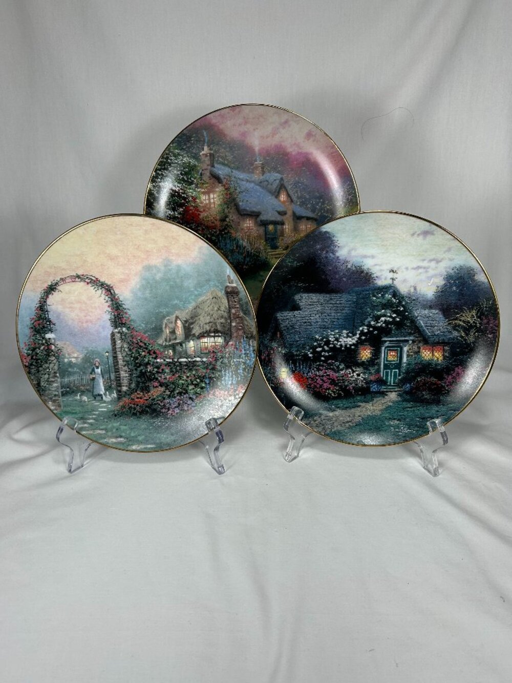 set of 3 beautiful  Thomas Kinkade pictorial collectible porcelain plates